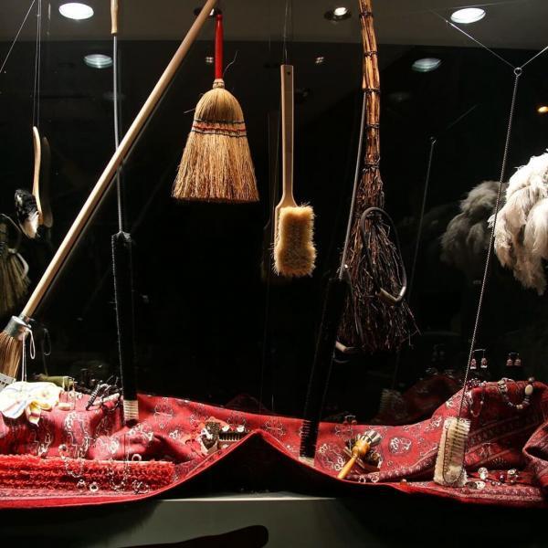 Ausstellungen >