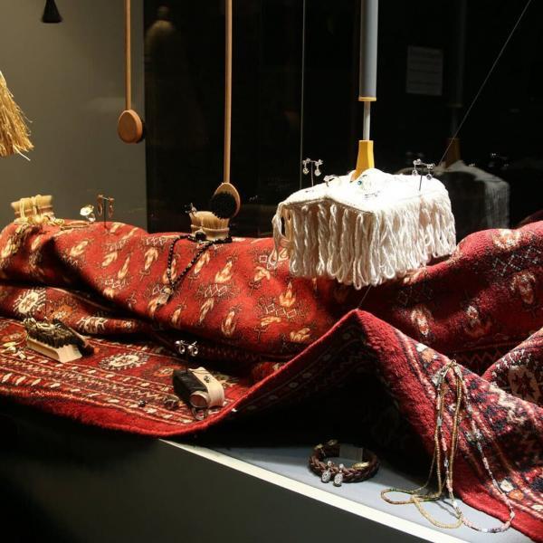 Ausstellungen >