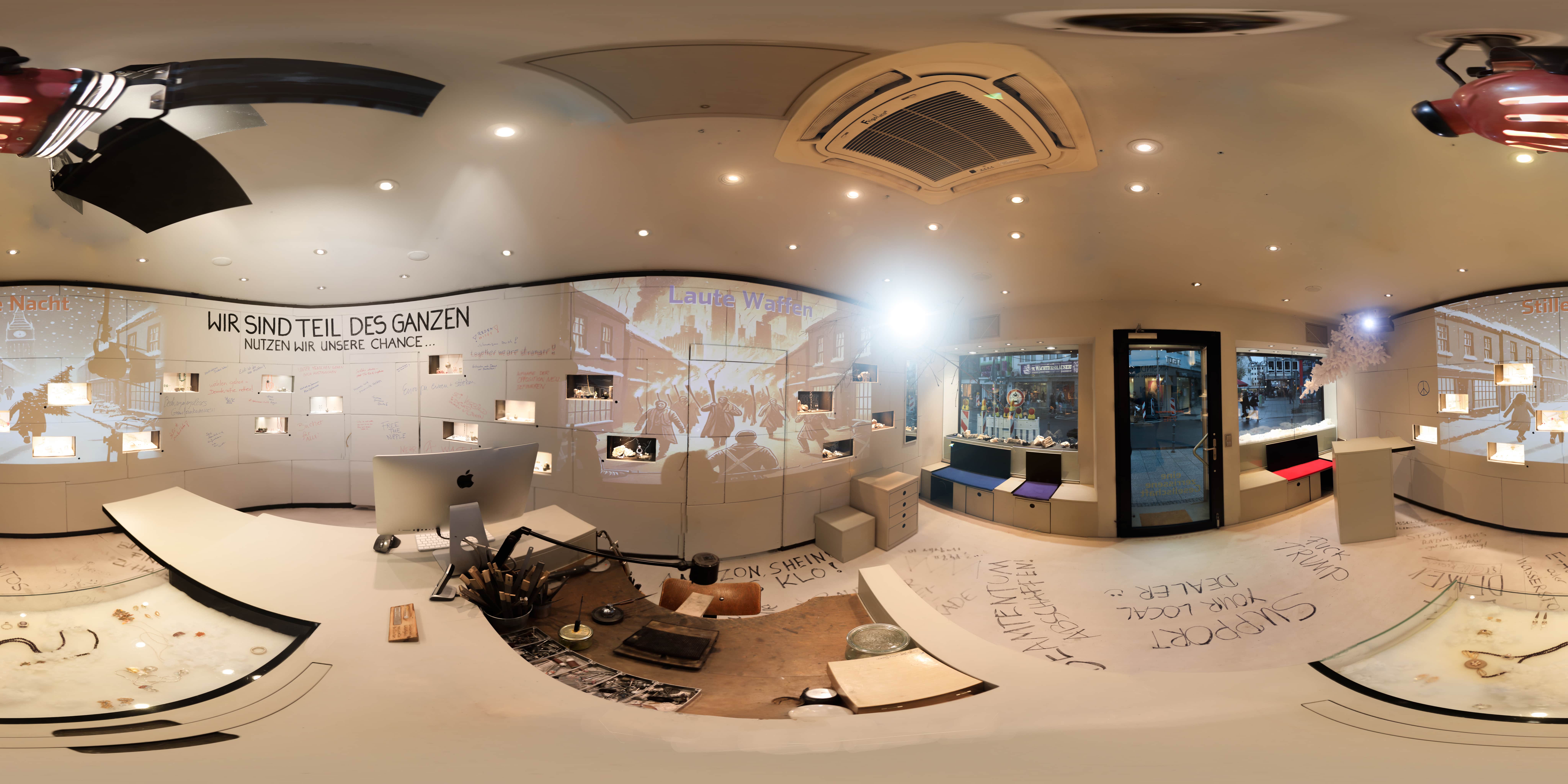 Ausstellungen >